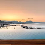 Numa Port Hotel 4*