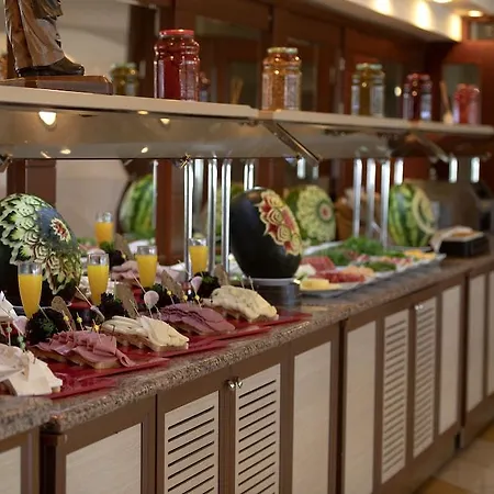 Numa Port Hotel 4*