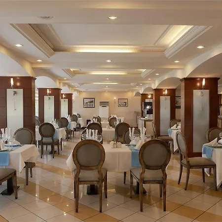 Numa Port Hotel 4*