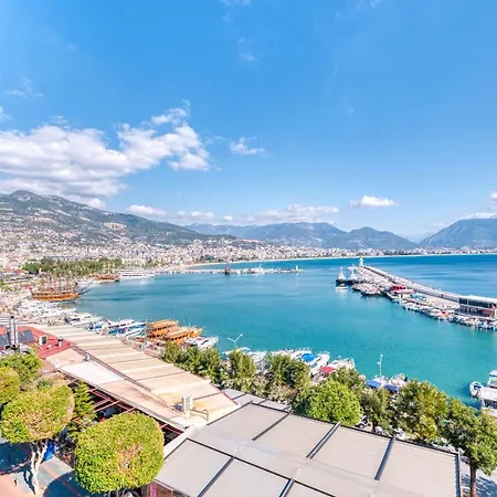 Numa Port Hotel
