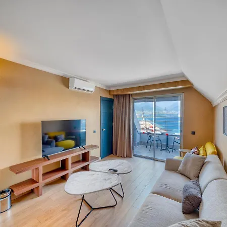 Numa Port Hotel
