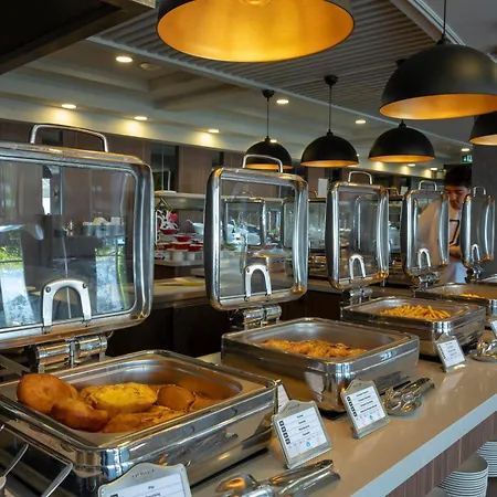 Numa Port Hotel 4*