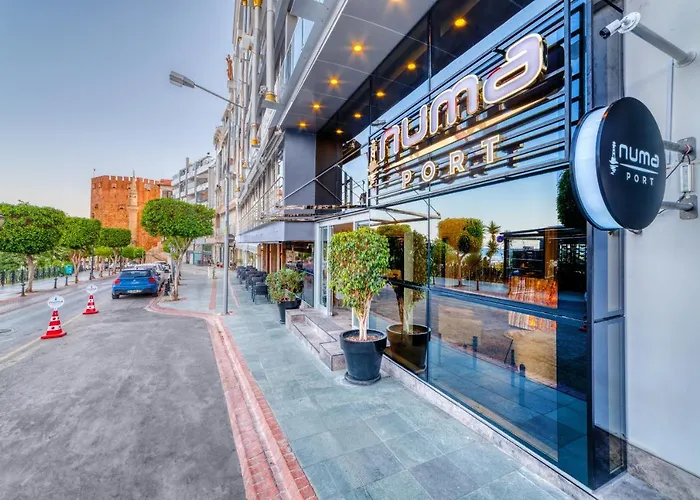Numa Port Hotel 4*